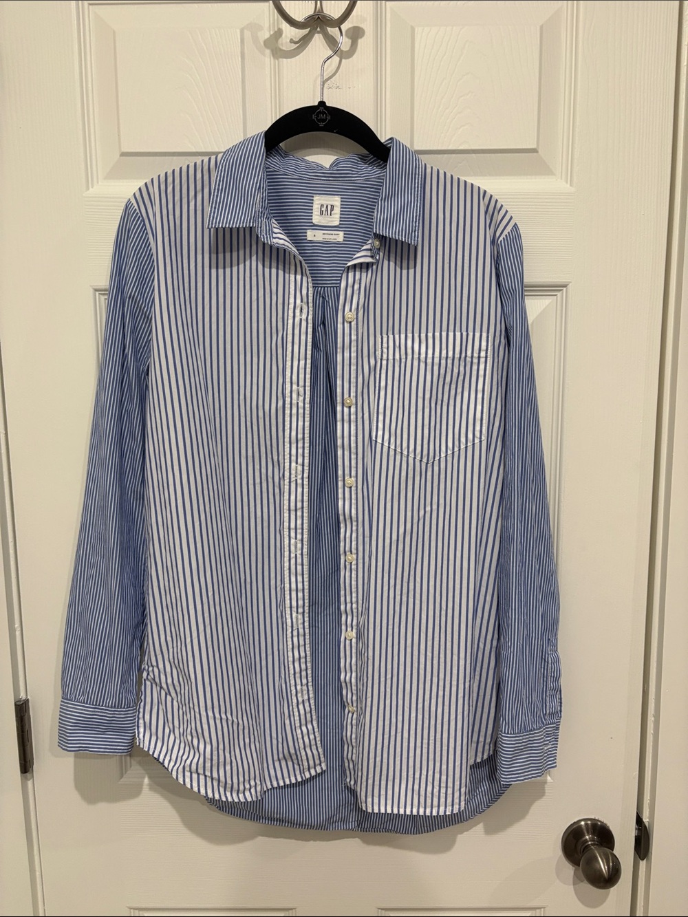 GAP Blue and White Vertical Stripe Casual Button-Down Shirt